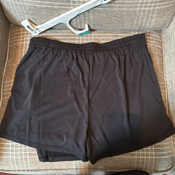 Splendid washed grey skort size medium. Elastic waist band. - Picture 2 of 2